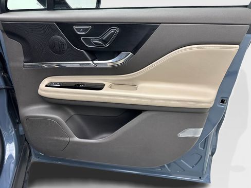 Used 2023 Lincoln Corsair AWD w/ Equipment Group 101A image 46