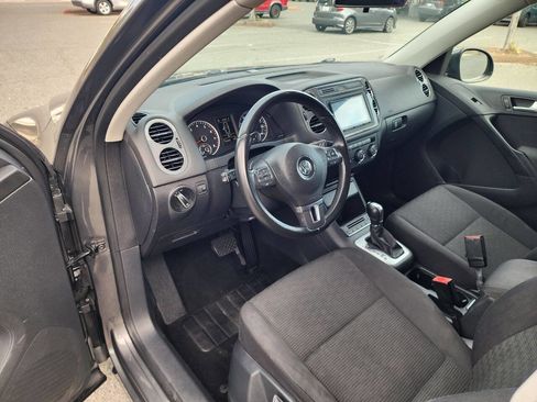 Used 2014 Volkswagen Tiguan S FWD image 39