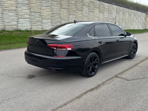 Used 2021 Volkswagen Passat 2.0T SE image 3