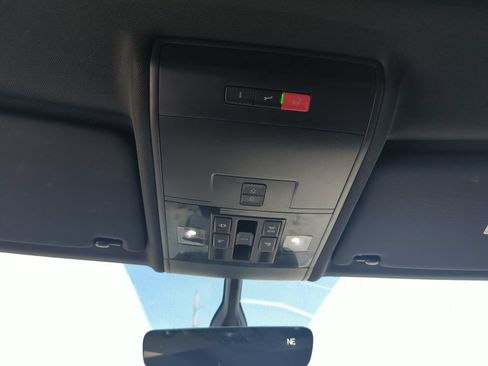 Used 2023 Volkswagen Atlas Cross Sport SE w/ Panoramic Sunroof Package FWD image 27