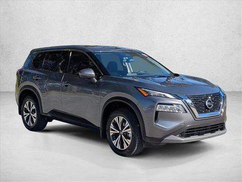 Certified 2021 Nissan Rogue SV image 3