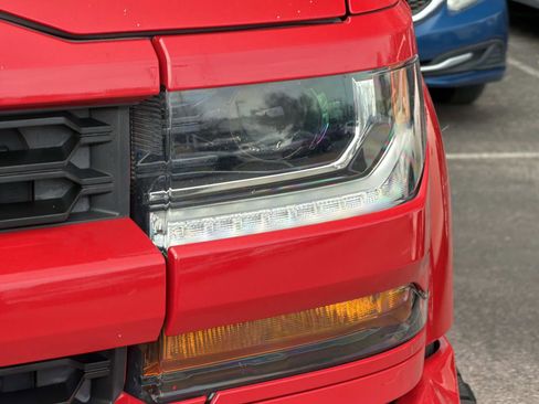 Used 2018 Chevrolet Silverado 1500 Custom w/ Custom Value Package image 17