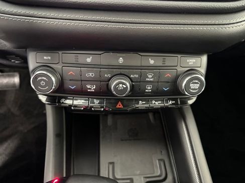 Used 2022 Dodge Durango GT image 24