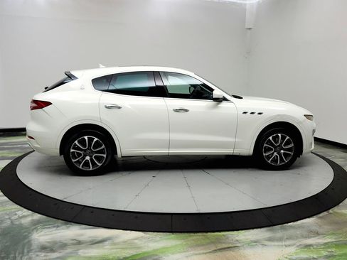 Used 2020 Maserati Levante AWD/4WD image 4