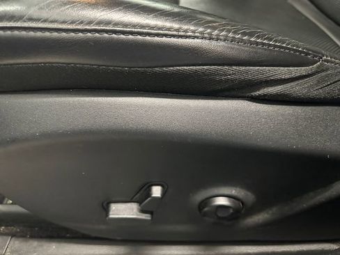 Used 2019 Jeep Cherokee Limited FWD image 18