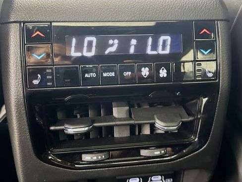Used 2024 Jeep Grand Cherokee Summit w/ Adv Protech Group IV AWD/4WD image 32