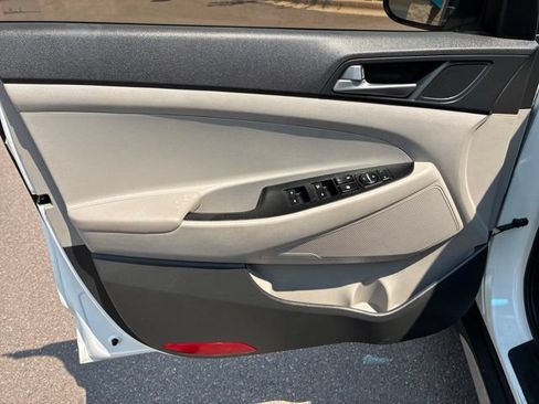 Used 2018 Hyundai Tucson SEL FWD image 12