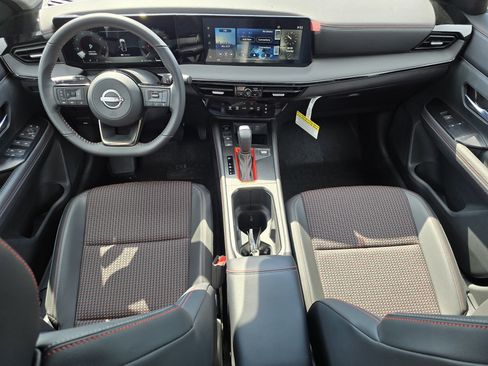 Used 2025 Nissan Kicks SR w/ Illumination Package AWD/4WD image 9