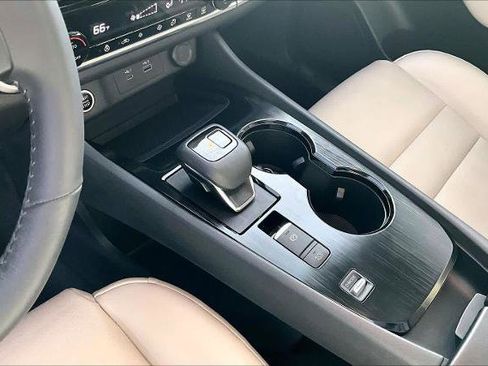 Certified 2022 Nissan Rogue SV w/ SV Premium Package image 15