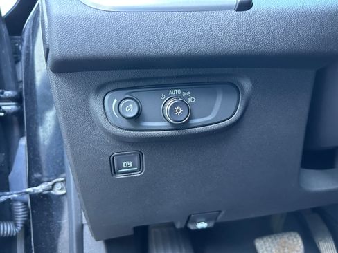 Used 2020 GMC Terrain SLE w/ Driver Convenience Package image 18