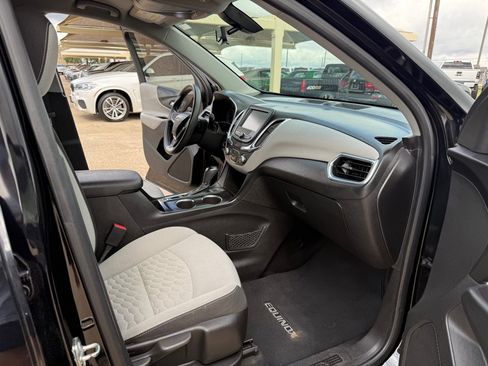 Used 2018 Chevrolet Equinox LS image 15