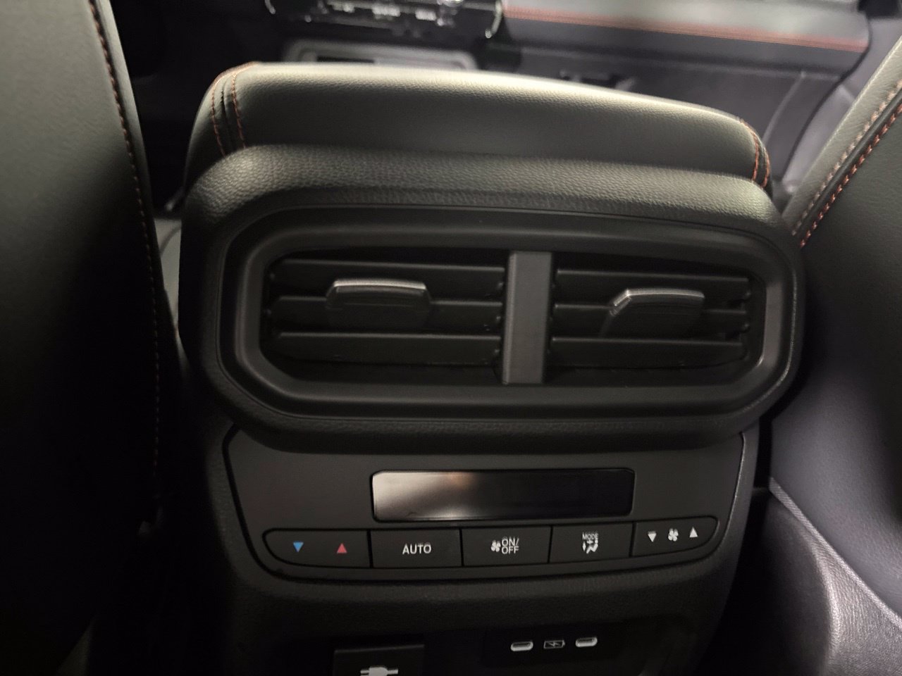 Used 2025 Honda Pilot TrailSport image 27