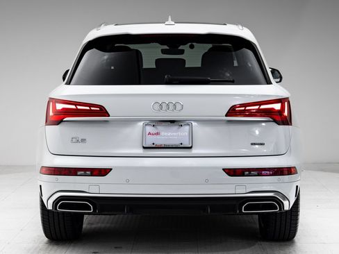 Used 2023 Audi Q5 e Premium w/ Convenience Package AWD/4WD image 32