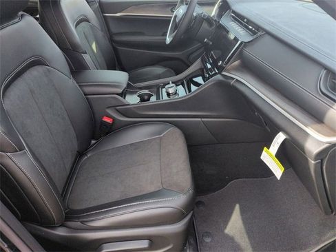 New 2026 Jeep Grand Cherokee L Laredo image 54