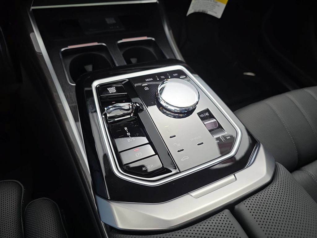 New 2026 BMW 760i xDrive w/ Executive Package AWD/4WD image 25