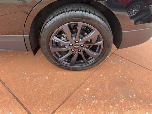 Used 2022 Chevrolet Equinox RS w/ LPO, Floor Liner Package image 10