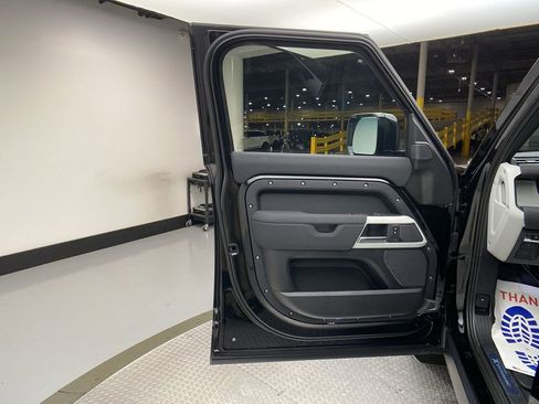 Certified 2023 Land Rover Defender 110 X-Dynamic SE image 6