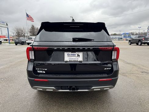 Used 2025 Ford Explorer Active w/ Active Comfort Package image 4