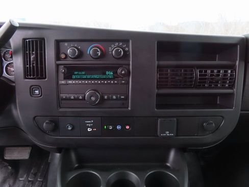 New 2025 Chevrolet Express 3500 w/ Power Convenience Package image 7