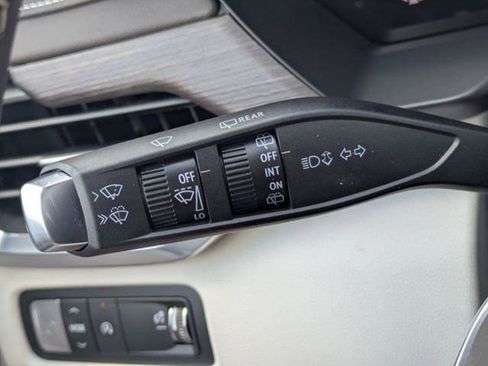 New 2026 GMC Acadia Denali w/ Super Cruise Package FWD image 33