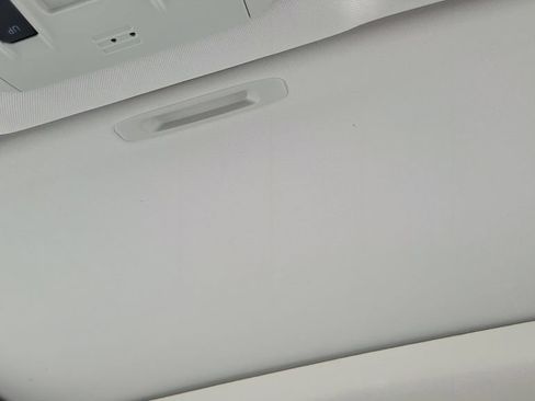 Used 2023 Toyota Highlander XLE FWD image 17