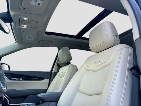 Used 2021 Cadillac XT6 Premium Luxury FWD image 40