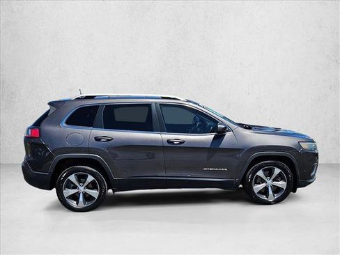 Used 2019 Jeep Cherokee Limited w/ Luxury Group FWD image 4
