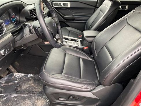 Used 2020 Ford Explorer XLT image 10