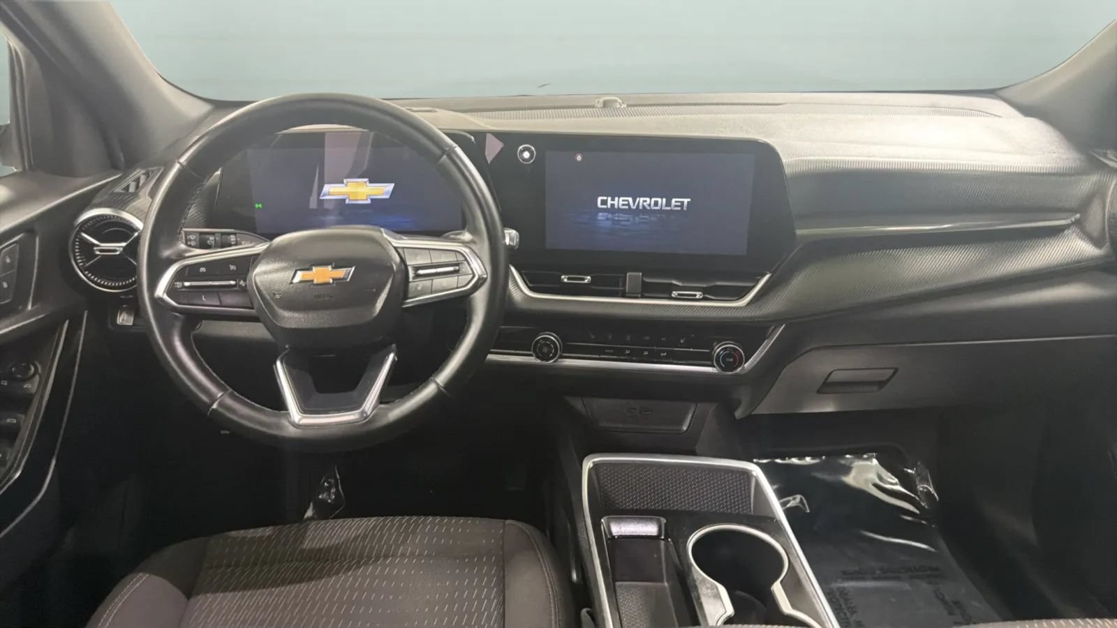 Used 2025 Chevrolet Equinox LT FWD image 10
