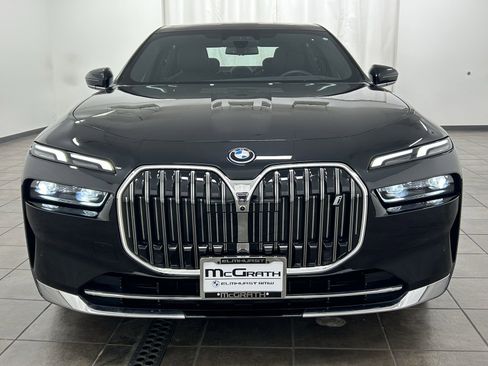 Used 2024 BMW i7 eDrive50 image 7