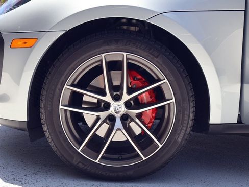 Certified 2026 Porsche Macan S AWD/4WD image 27