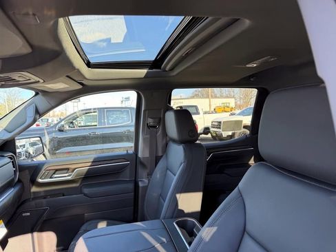 New 2026 GMC Sierra 1500 SLT w/ SLT Premium Plus Package image 12