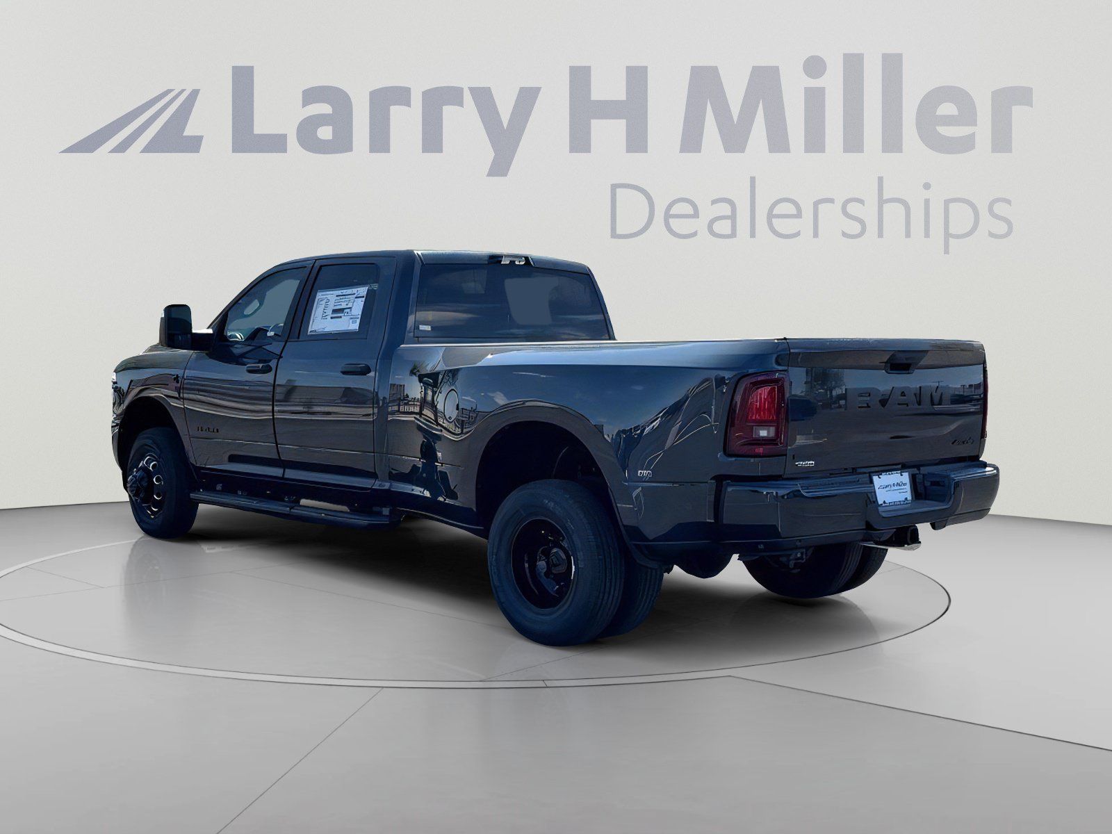 New 2027 RAM 3500 Big Horn AWD/4WD image 4
