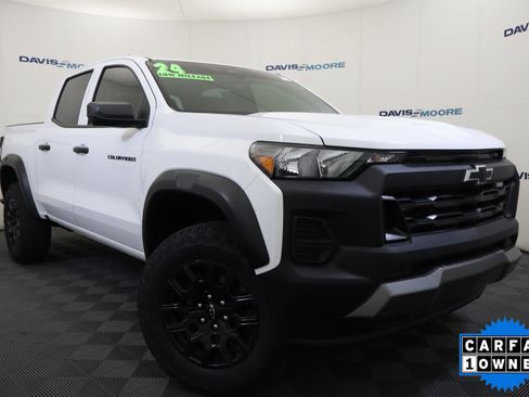 Used 2024 Chevrolet Colorado Trail Boss AWD/4WD image 2