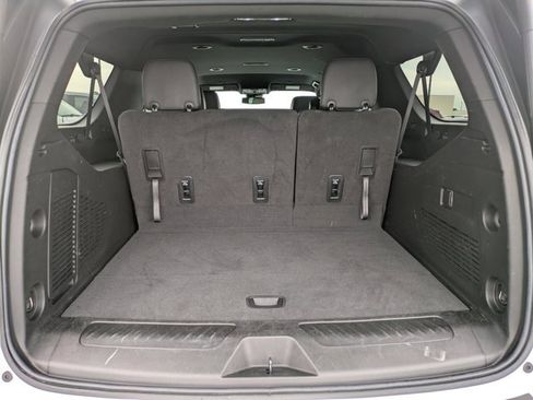 Used 2023 Chevrolet Suburban LT image 11