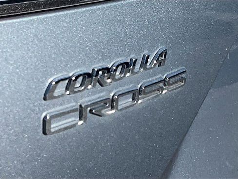 Certified 2023 Toyota Corolla Cross LE w/ Moonroof Package image 31