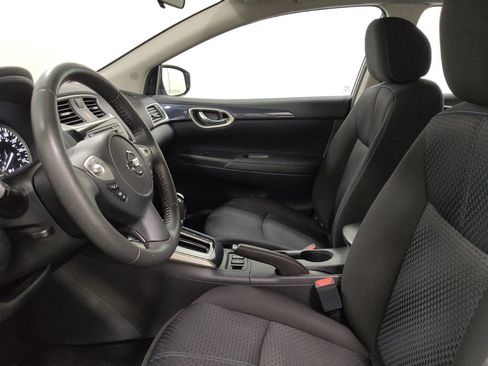 Used 2018 Nissan Sentra SR w/ Technology Package FWD image 17