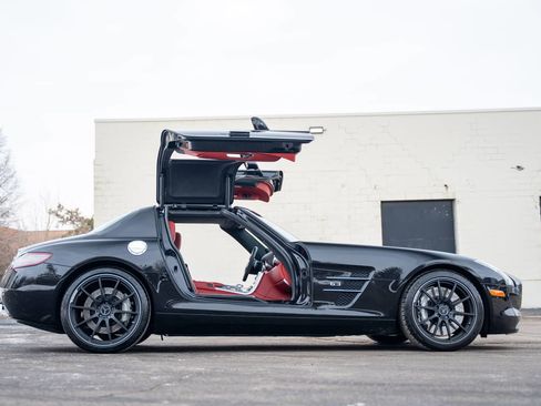 Used 2012 Mercedes-Benz SLS AMG Coupe image 5