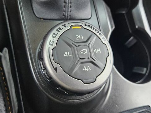 Used 2023 Ford Bronco Badlands image 25