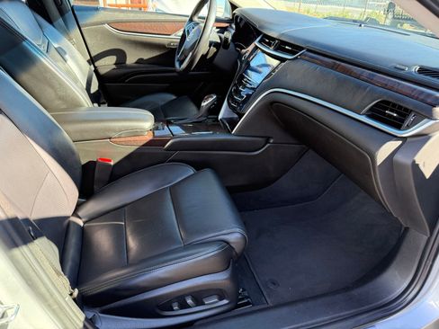 Used 2015 Cadillac XTS Luxury image 12