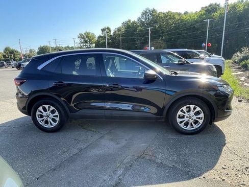 Used 2024 Ford Escape Active w/ Cold Weather Package FWD image 8