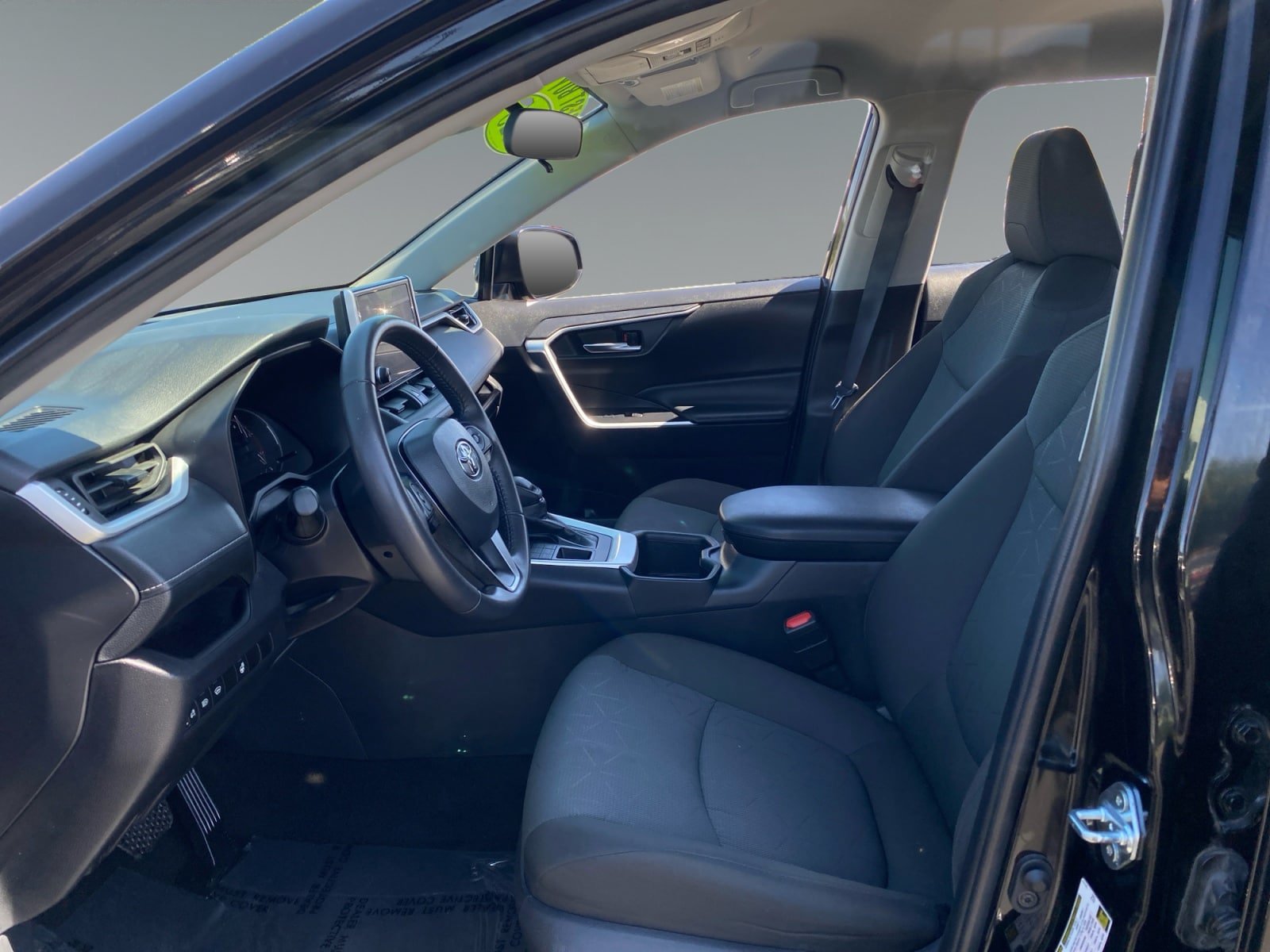 Used 2025 Toyota RAV4 XLE w/ Weather Package AWD/4WD image 9