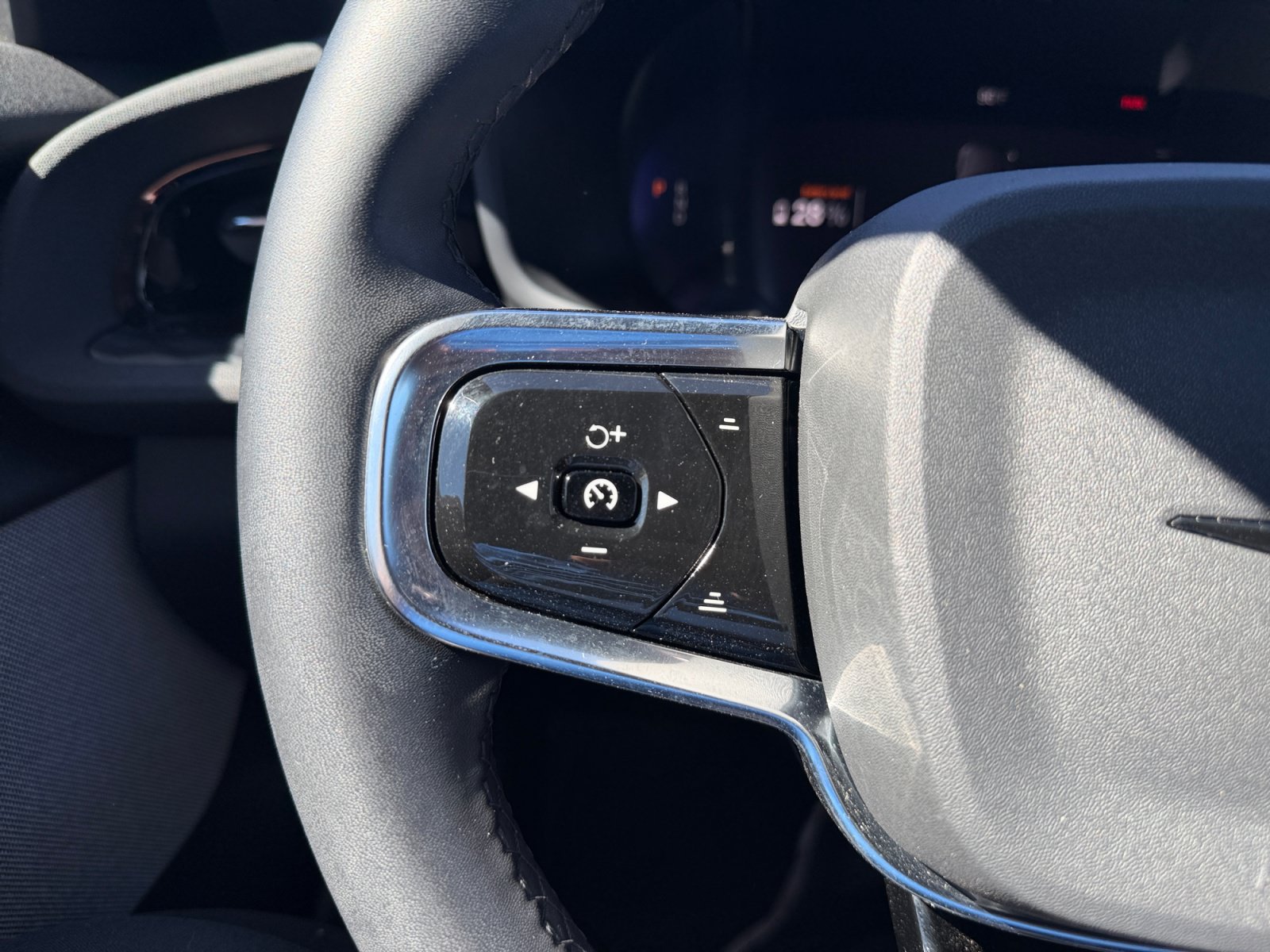 Used 2023 Polestar Polestar 2 w/ Pilot Pack AWD/4WD image 18