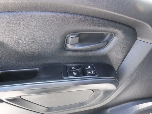 Used 2022 Nissan Titan S RWD image 14