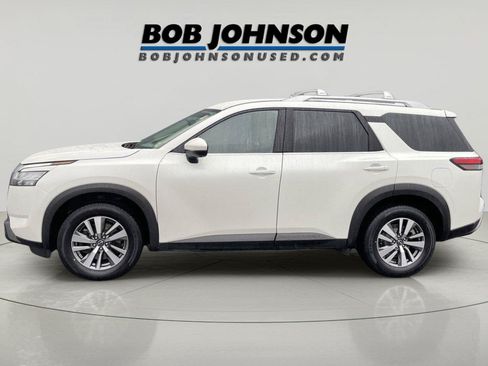 Used 2023 Nissan Pathfinder SL AWD/4WD image 6