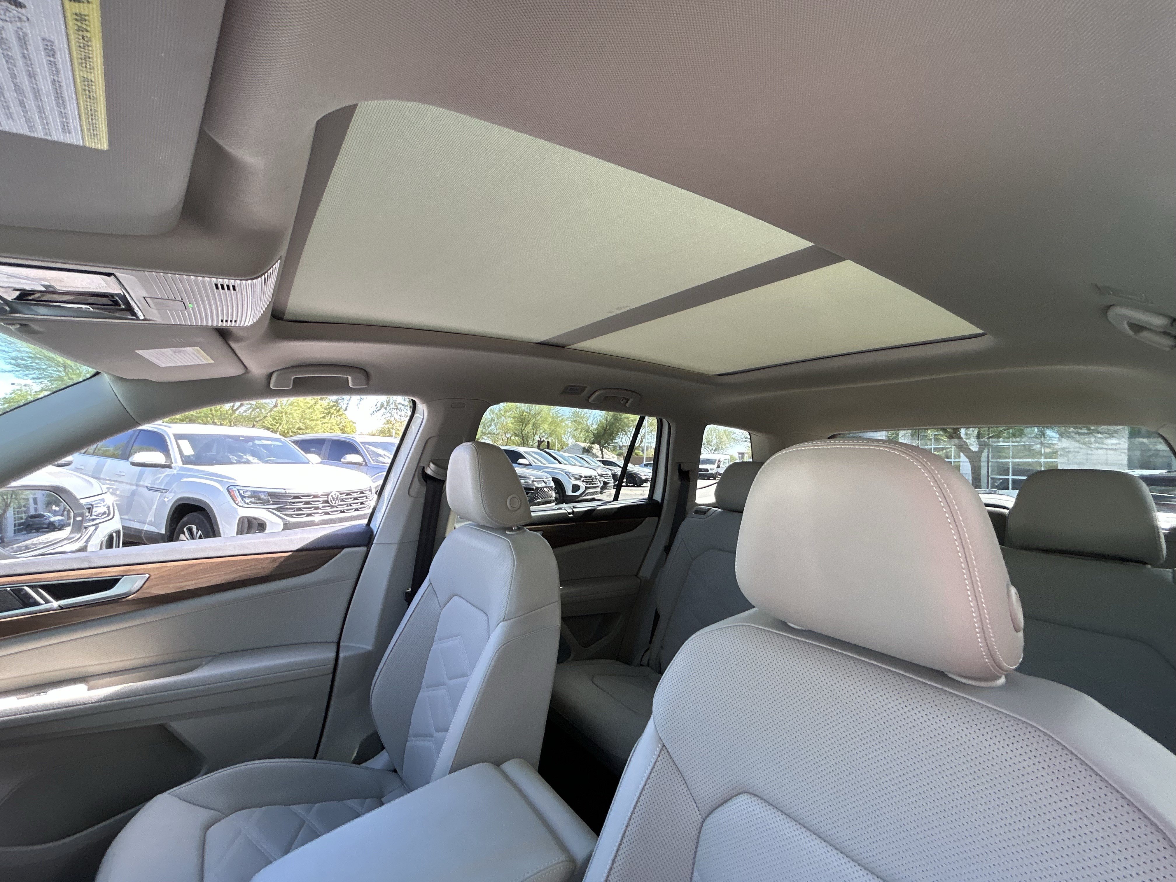 Certified 2025 Volkswagen Atlas SE w/ Panoramic Sunroof Package FWD image 19