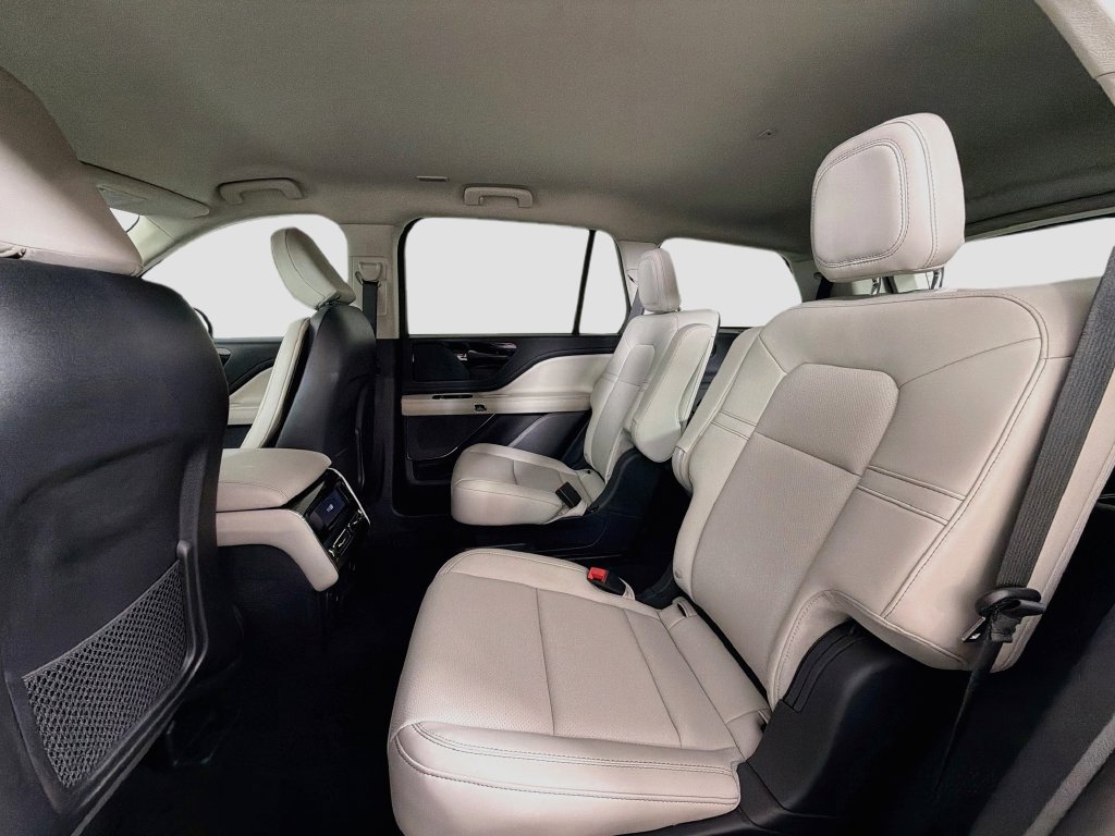 Used 2026 Lincoln Aviator 2WD image 25