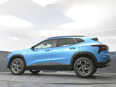 New 2026 Chevrolet Trax LT w/ Sunroof Package FWD image 48