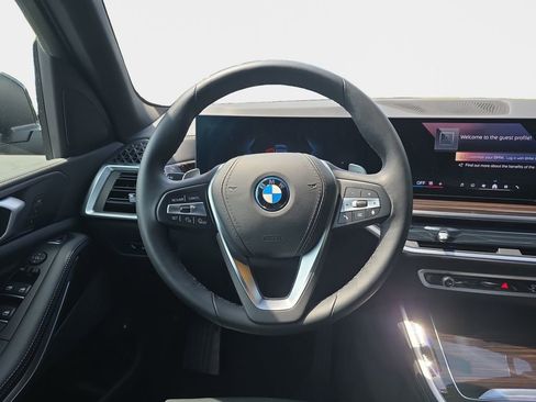 Used 2025 BMW X5 xDrive50e AWD/4WD image 11