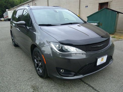 Used 2018 Chrysler Pacifica Touring-L Plus w/ S Appearance Package FWD image 7